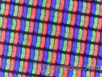 Subpíxeles RGB nítidos con una granulosidad mínima de la superposición brillante