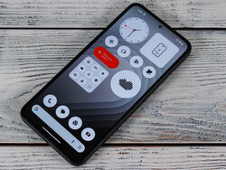 El Phone 1 es un teléfono económico muy bueno