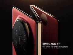 El Mate XT sigue siendo el único smartphone tríptico fabricado en serie, meses después de su lanzamiento inicial. (Fuente de la imagen: Huawei - editado)