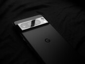 El Pixel 8 Pro es uno de los tres dispositivos de Google que pueden medir la temperatura de la piel. (Fuente de la imagen: Samuel Angor - Unsplash)