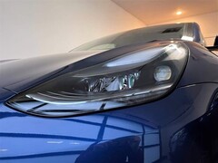 Los coches Tesla en EE.UU. por fin disponen de la función Matrix Headlights (Fuente de la imagen: jojje167 en X)