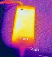 Temperaturas del adaptador de corriente (Prueba de esfuerzo)