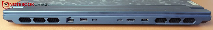 Parte trasera: alimentación, USB-A (5 Gb/s, siempre activo), 2x Thunderbolt 4 (DP 1.4 y PD 3.0 140 W), HDMI 2.1, LAN