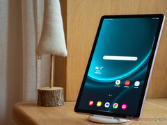 El Galaxy Tab S10 FE debería ofrecer saludables aumentos de rendimiento de la CPU y la GPU con respecto al Galaxy Tab S9 FE, en la imagen. (Fuente de la imagen: Notebookcheck)