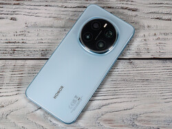 El Magic7 Pro es uno de los mejores smartphones disponibles en la actualidad (Fuente de la imagen: Daniel Schmidt / Notebookcheck)