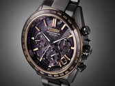 La colección Light in Black de Citizen incluye un reloj GPS Attesa Satellite Wave