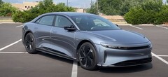 El Lucid Air Grand Touring presume de una impresionante autonomía de 480 millas. (Fuente de la imagen: TFLEV vía YouTube)