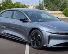 El Lucid Air Grand Touring presume de una impresionante autonomía de 480 millas. (Fuente de la imagen: TFLEV vía YouTube)