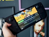Una mano sujetando una Steam Deck OLED (Fuente de la imagen: Georgiy Lyamin vía Unsplash; recortada)