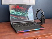 La pantalla OLED Raider 16 Max HX puede ser visualmente impresionante, pero le faltan algunas características comunes