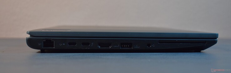 izquierda: RJ45-Ethernet, 2x Thunderbolt 4, HDMI, USB A 3.2 Gen 1, audio de 3,5 mm, lector de tarjetas inteligentes