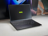 Análisis del portátil XMG Evo 15 (M25) - ¿Una buena alternativa Windows al MacBook Air 15?