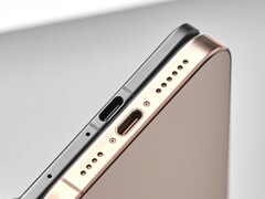 Oppo compara el Find N5 alias OnePlus Open 2 con el iPhone 16 Pro, que es casi el doble de grueso. (Fuente de la imagen: Oppo)