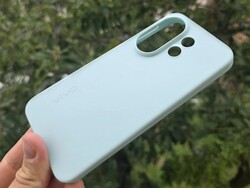 El X200 FE es un teléfono compacto decente