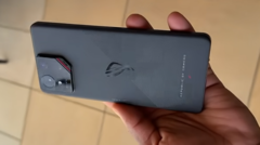 Una filtración práctica del &quot;ROG Phone 9&quot;. (Fuente de la imagen: K-Tai Watch Impress Japan)