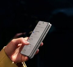 Appleel primer plegable de OPPO parece que tendrá un tamaño similar al del OPPO Find N2. (Fuente de la imagen: OPPO)