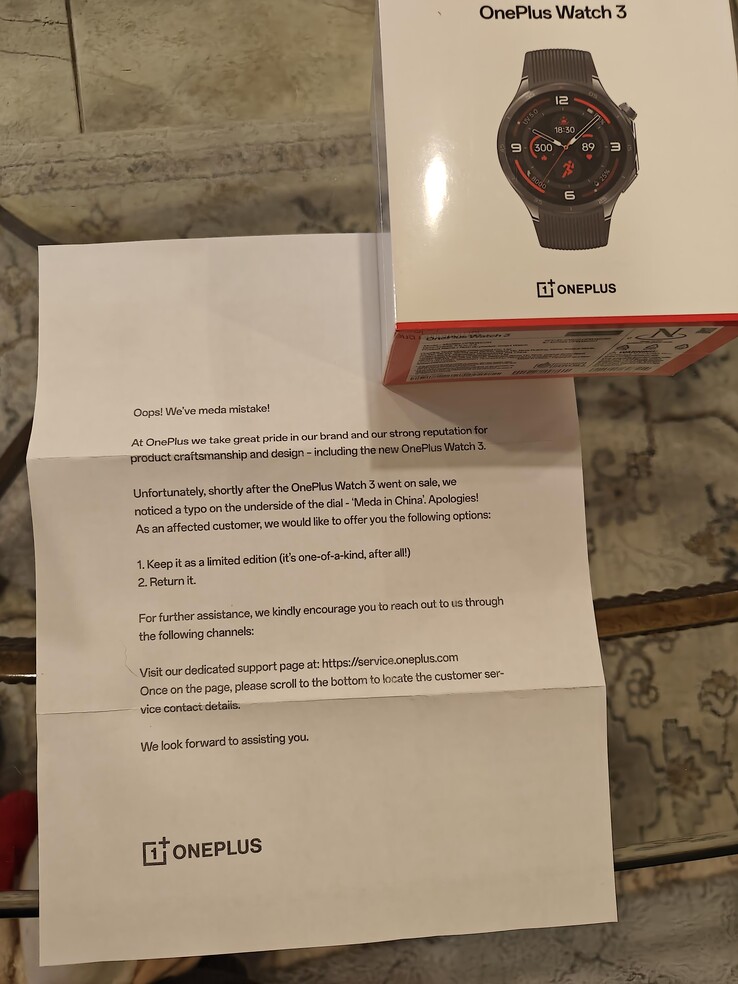 El OnePlus Watch 3 se envía con una carta de disculpa. (Fuente de la imagen: Reddit)