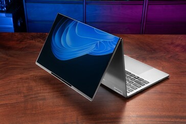 Lenovo ThinkBook Codename Flip mostrando su bisagra flexible. (Fuente de la imagen: Lenovo)