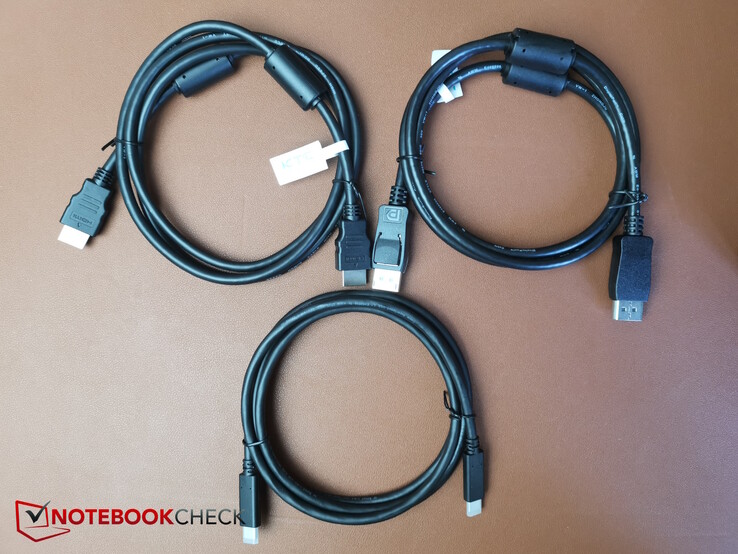 Los cables HDMI, DisplayPort y USB-C se incluyen como accesorios