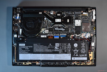 Internos: Lenovo ThinkPad T14s Gen 5