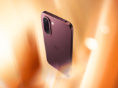 El OnePlus N6x en rojo burdeos.