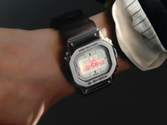 El reloj C2H4 x Casio G-Shock G-5600 Edición &quot;La era espacial&quot; tiene un bisel de acero inoxidable. (Fuente de la imagen: C2H4)