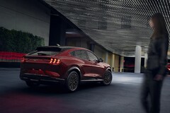 El Ford Mustang Mach-E GT 2024 tiene capacidad para cinco pasajeros. (Fuente de la imagen: Ford)