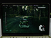 El juego virtualizado con Windows 11 en el MacBook Neo con 8 GB de RAM es bastante impresionante. En la imagen: Dirt 3 ejecutándose en el portátil.