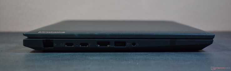 izquierda: RJ45-Ethernet, 2x Thunderbolt 4, HDMI 2.1, USB A 3.2 Gen 1, Audio 3.5mm