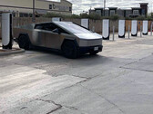 Algunos Cybertrucks vienen ahora con Supercarga gratuita de por vida (Fuente de la imagen: Tesla)