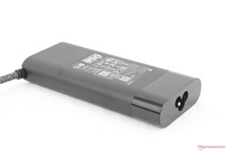 Adaptador universal de CA USB-C de 100 W (~13,5 x 6 x 2,3 cm)