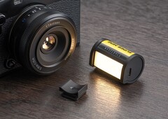 TTArtisan presenta una bonita lámpara LED de 35 mm con montura de zapata extraíble. (Fuente de la imagen: Shoten Kobo)