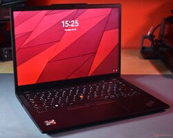 en revisión: Lenovo ThinkPad X13 Gen 4, dispositivo de revisión suministrado por Lenovo.