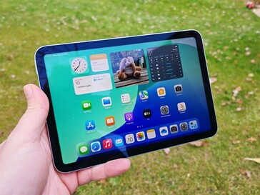 Apple iPad mini 7 al aire libre