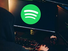 Los ciberdelincuentes intentan atraer a los usuarios de Spotify a sitios web fraudulentos mediante listas de reproducción engañosas y podcasts de spam. (Fuente de la imagen: Pexels / Anete Lusina)