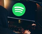 Los ciberdelincuentes intentan atraer a los usuarios de Spotify a sitios web fraudulentos mediante listas de reproducción engañosas y podcasts de spam. (Fuente de la imagen: Pexels / Anete Lusina)