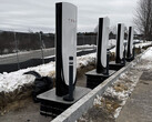 Tesla instalará o sustituirá los Supercargadores más rápidamente con la nueva base de estacionamiento (Fuente de la imagen: Ondrej Bacina/X)