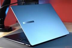 Intel eficiente una vez más: Asus ExpertBook P5 consigue 16 horas de autonomía con Lunar Lake (fuente de la imagen: Benjamin Herzig / Notebookcheck)