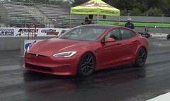 El Tesla Model S Plaid ya es tan rápido como un guepardo a la caza, pero Miguel Roy tuvo que llevarlo un paso más allá. (Fuente de la imagen: DragTimes vía YouTube)