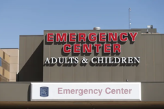 El Centro de Emergencias para Adultos y Niños del UMC, situado en el 602 de la avenida Indiana, visto el 27 de septiembre de 2024 en Lubbock, Texas. (Fuente de la imagen: Avalanche-Journal)