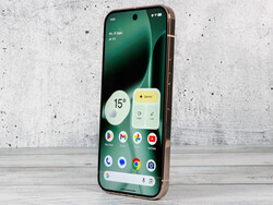 El Pixel 10 Pro es uno de los mejores smartphones disponibles actualmente (Fuente de la imagen: Daniel Schmidt / Notebookcheck)