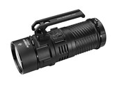 La Acebeam W50 2.0 es una linterna enorme con un alcance muy largo (Fuente de la imagen: Acebeam)
