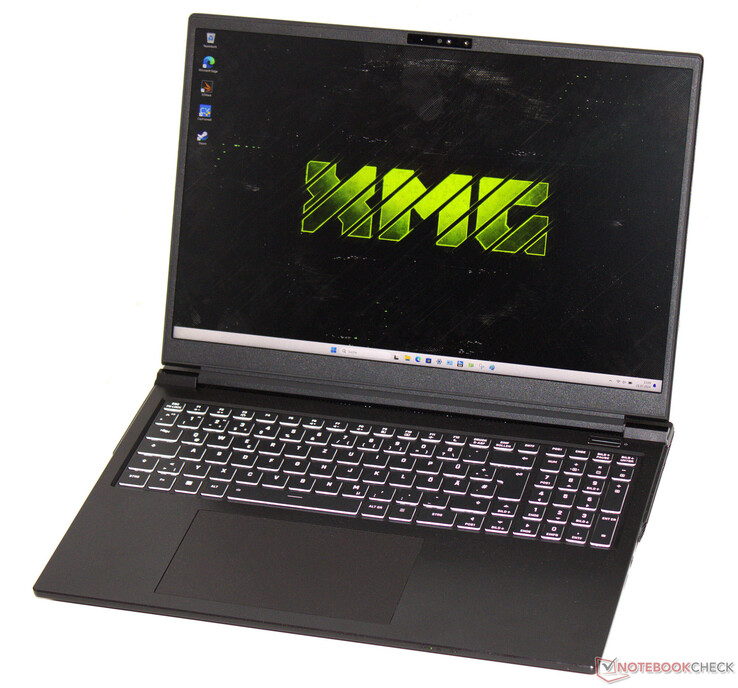 Estudio XMG Pro 16