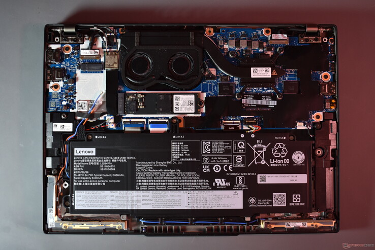 Lenovo ThinkPad X13 Gen 4 AMD: componentes internos