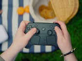 El Steam Controller se muestra en las manos