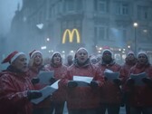 El anuncio de McDonald's generado totalmente por IA se enfrenta a una fuerte reacción. (Fuente de la imagen: OudeTVinHD vía YouTube)