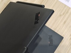 Lenovo ThinkPad T14s 2 en 1 Gen 1 (fuente de la imagen: Benjamin Herzig/Notebookcheck.com)