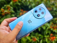 El OnePlus 12R es ahora más barato que nunca con un recorte permanente de precio. (Fuente de la imagen: Notebookcheck)