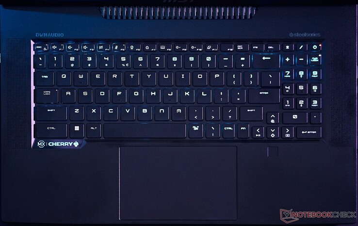 El teclado SteelSeries con interruptores Cherry MX ofrece una gran experiencia de escritura y juego