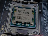 Se cree que AMD presentará dos nuevas CPU X3D en el CES 2025 (fuente de la imagen: Notebookcheck)